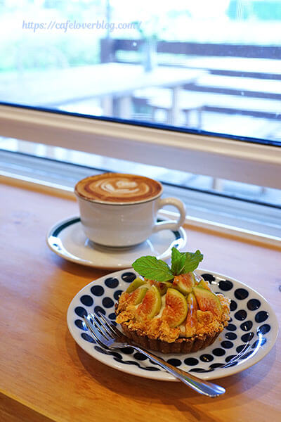 Little Barn Coffee◇季節のタルトとカプチーノ