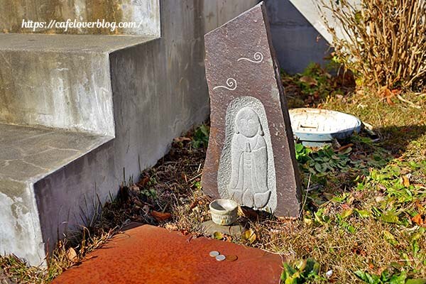 埼玉県行田市の星ノ宮 地蔵庵の入口横にあるお地蔵さん