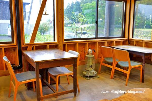 福島県鏡石町にあるいちご家族の店内