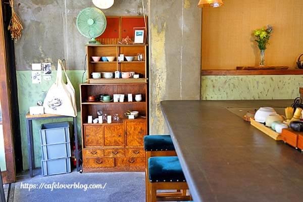 西荻窪のサテンジャパニーズティーの店内