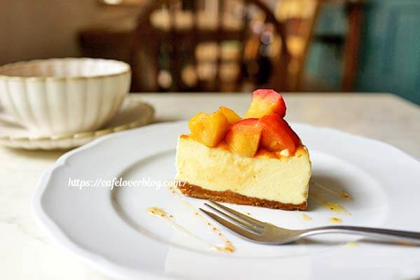 埼玉県吉見町のcafe montのNYチーズケーキwithりんごソテー