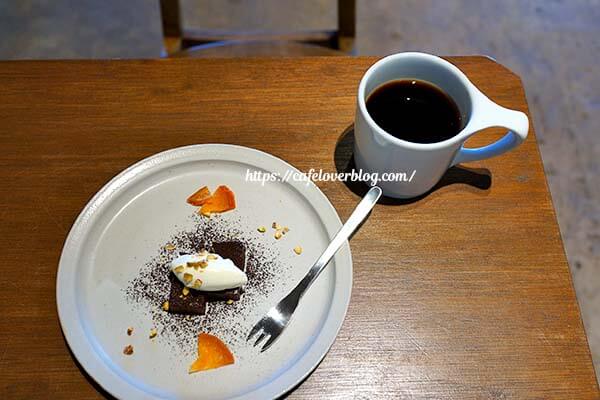 新潟県小千谷市の珈琲とおみやげの店アルペジオのテリーヌショコラプレートと晩夏ブレンド沐