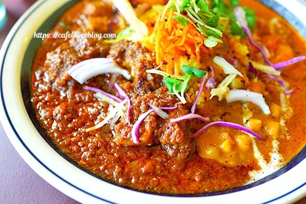 福島市の県立美術館内にあるCurry and Spice dishes 笑夢のカレー2種&ライス