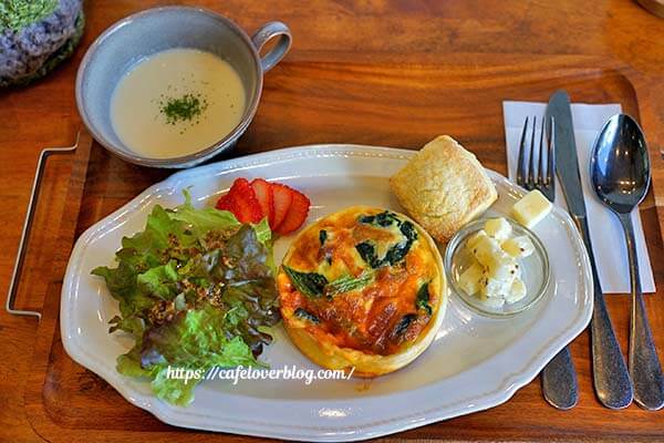 千葉県流山市にある焼き菓子屋fossette+の焼き立てキッシュプレート
