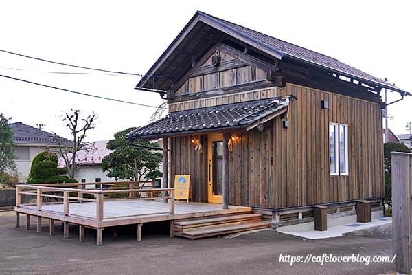 福島県郡山市のabove cloud coffeeの外観