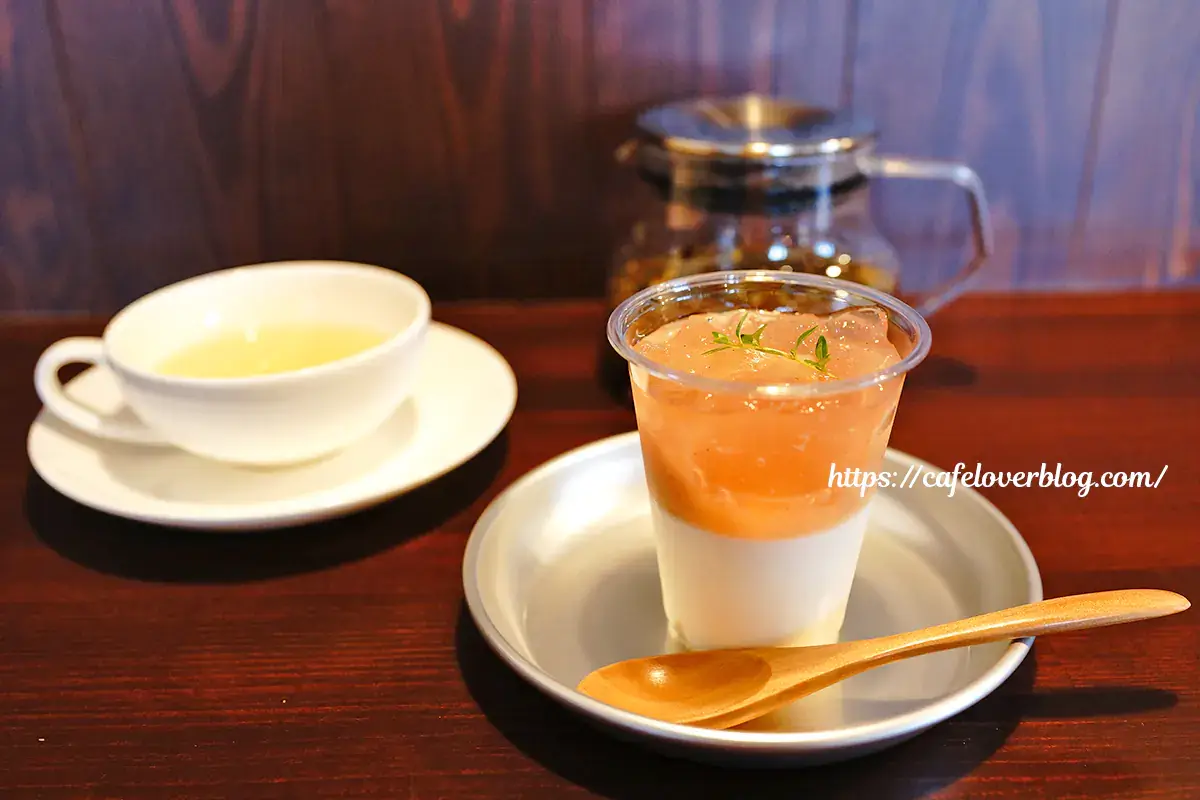 福島県須賀川市の季節の喫茶室mimosaの桃とフロマージュ