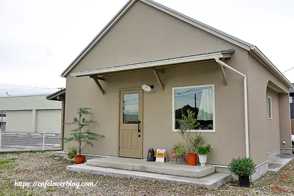 栃木県矢板市のカフェ燈家(to-ka)の外観